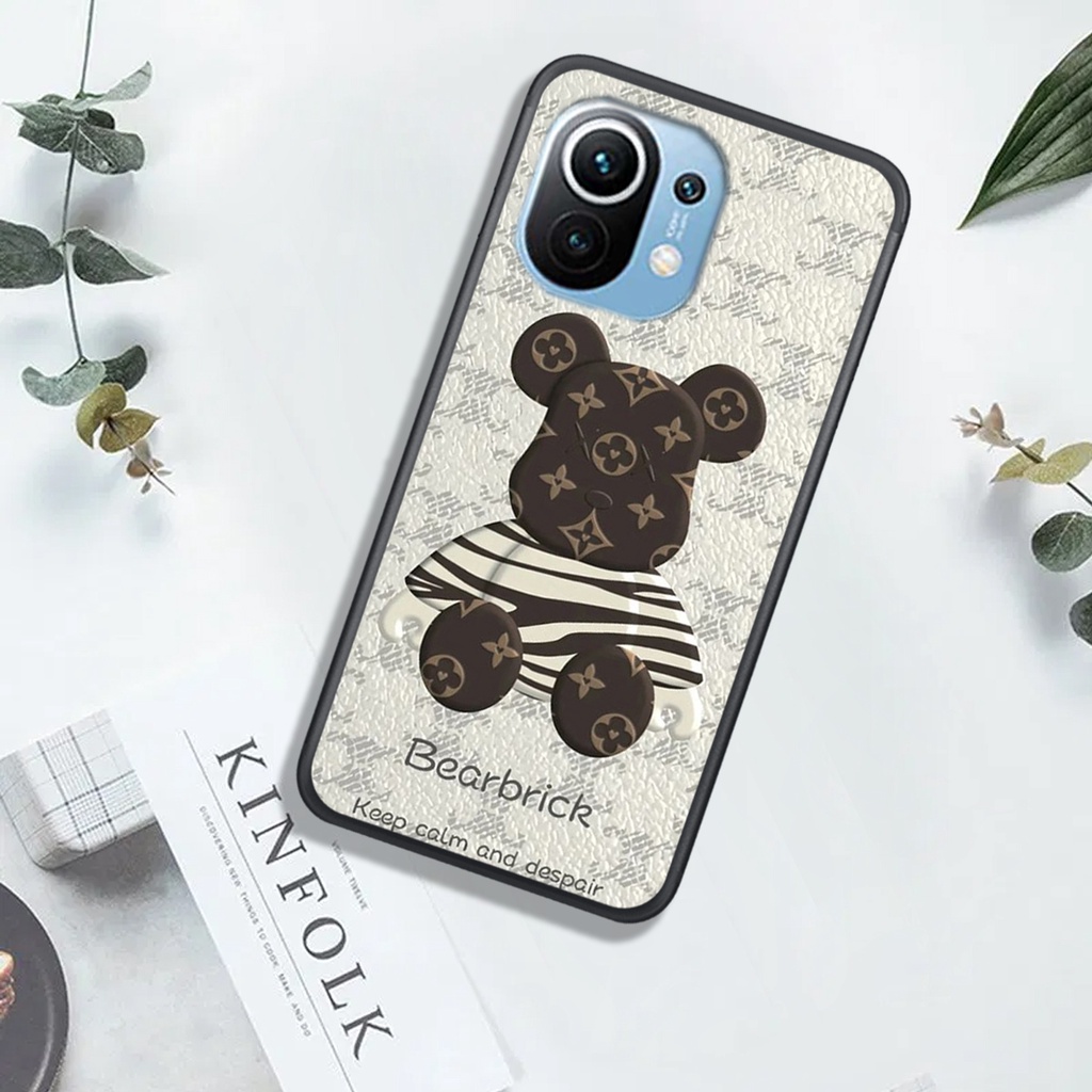 ỐP  XIAOMI MI 11 - MI 11T - MI 11 LITE -  NOTE 11 - NOTE 11 PRO  , In Hình Gấu Robot họa tiết L-V màu sắc cực đẹp.