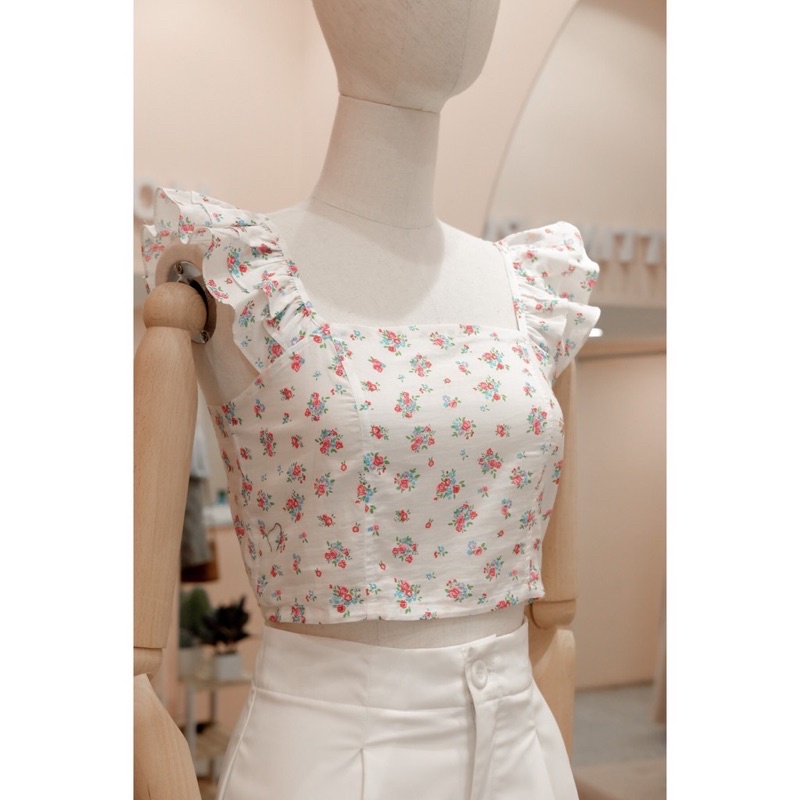 Áo crop top trẻ trung