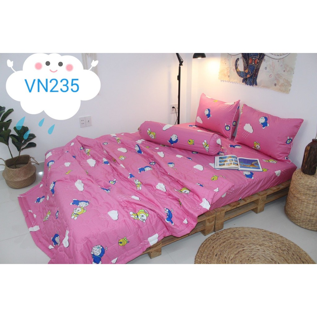 BỘ GA GỐI 4 MÓN MÈO DORAEMON MÀU HỒNG COTTON 100% (GA GIƯỜNG + 1 VỎ GỐI ÔM + 2 VỎ GỐI NẰM)