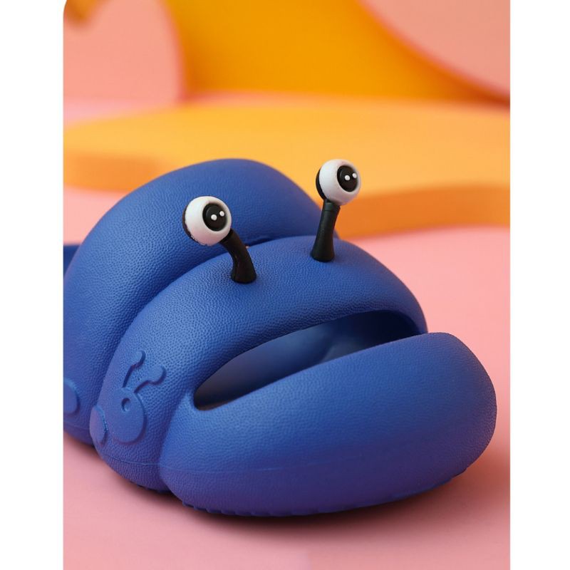 Dép con sâu bướm đáng yêu cho bé trai gái