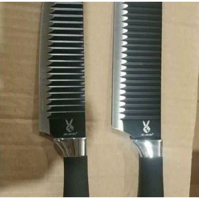 Con dao sóng mũi vuông và nhọn đồng giá.