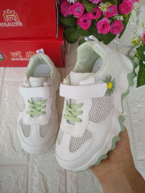 Giày Thể Thao Bé Gái♥ FREESHIP ♥ Giày Sneaker Bé Gái Thời Trang Thuê Hoa Cúc GT01