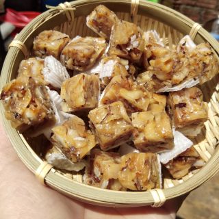 KẸO DỪA ÉP BÁNH ĐA MỎNG NGON