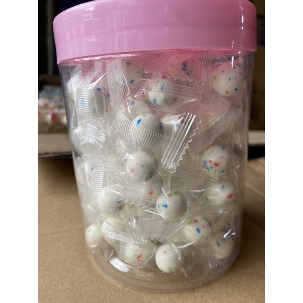 Lọ khoảng 100 cái kẹo trứng chim