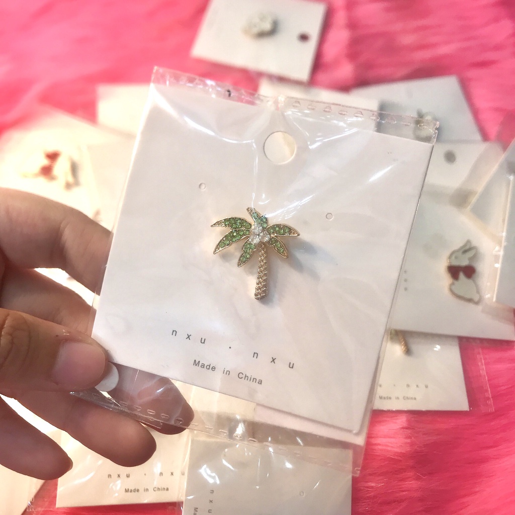 Pin cài áo, balo, túi xách họa tiết hoạt hình