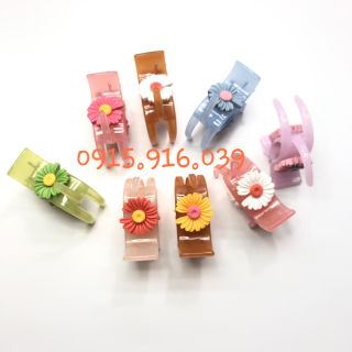 Kẹp tóc 3 răng hoa cúc khuyết kẹp màu