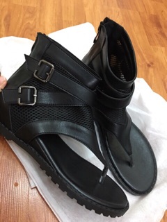 Giày boots xỏ ngón 2 khóa  -500k