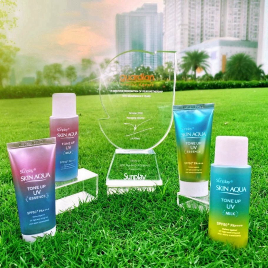 Kem chống nắng kiềm dầu nâng tông Sunplay Skin Aqua Tone Up UV Milk 50g | BigBuy360 - bigbuy360.vn