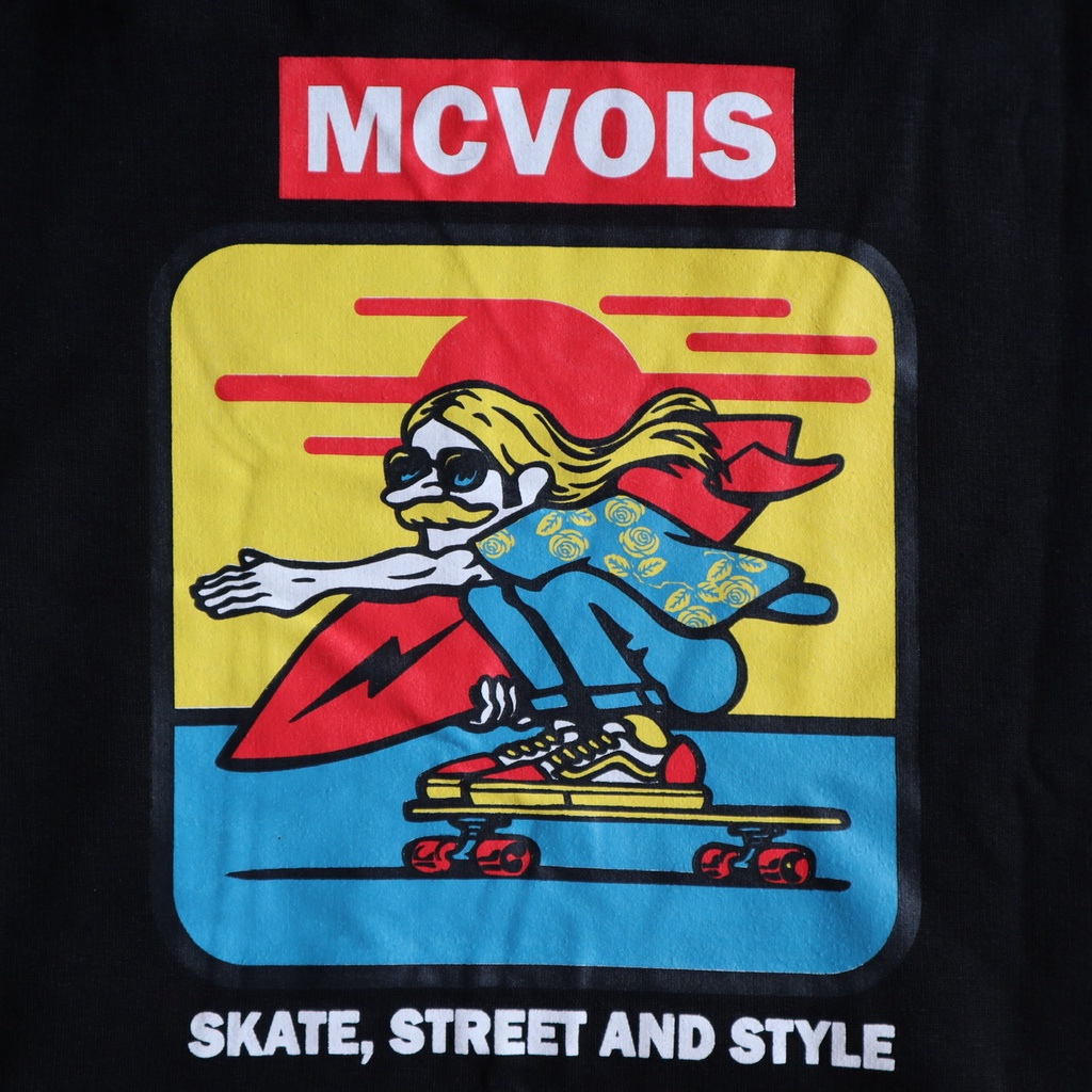 Áo Hoodie in chữ Mcvois lướt sóng | BigBuy360 - bigbuy360.vn