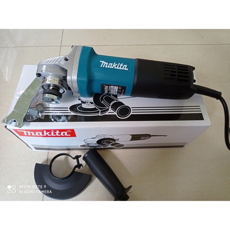 Máy mài, máy cắt cầm tay Makita 9556 công suất lớn 840W, dùng cho việc cắt góc , cắt thẳng, cắt gỗ, cắt sắt