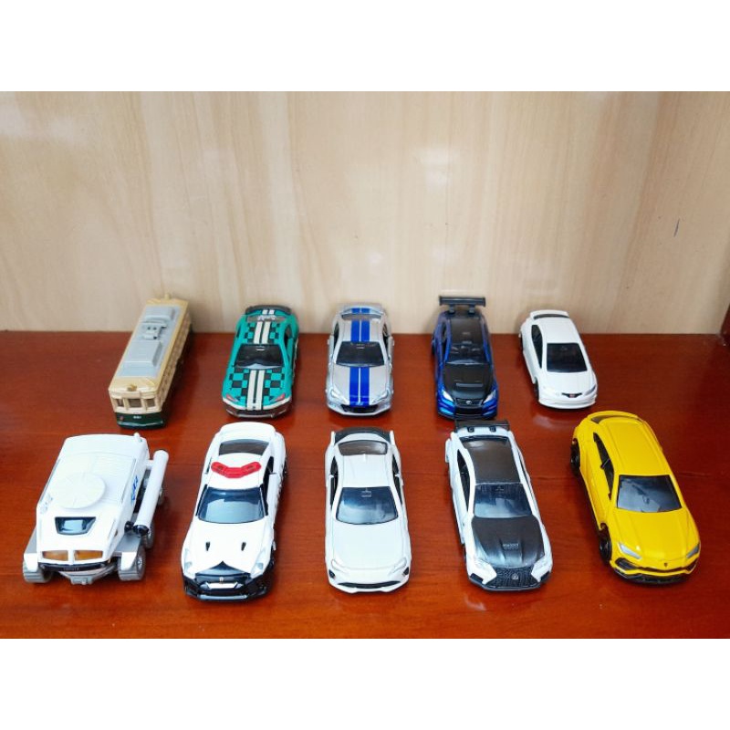 Xe mô hình Tomica các mẫu lỗi nhẹ, thanh lí