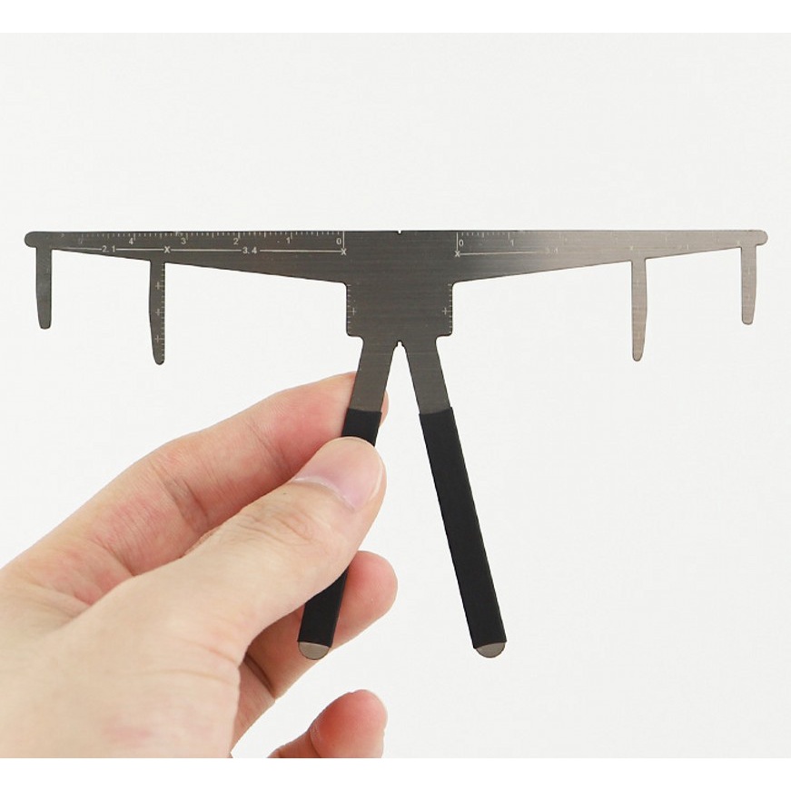 Thước Kẻ Chân Mày 3D Tiện Dụng Cho Trang Điểm