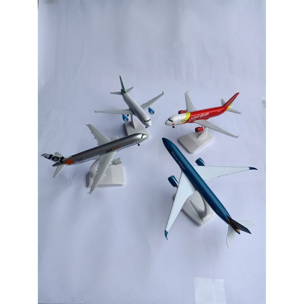 Mô Hình Máy Bay Jetstar Airways đúc Kim Loại có kèm đế trưng bày, trang trí bàn làm việc