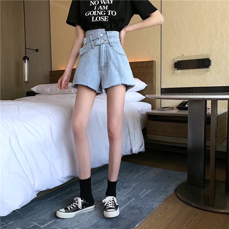 Quần short jean IELGY lưng cao ống suông phong cách thời trang cho nữ