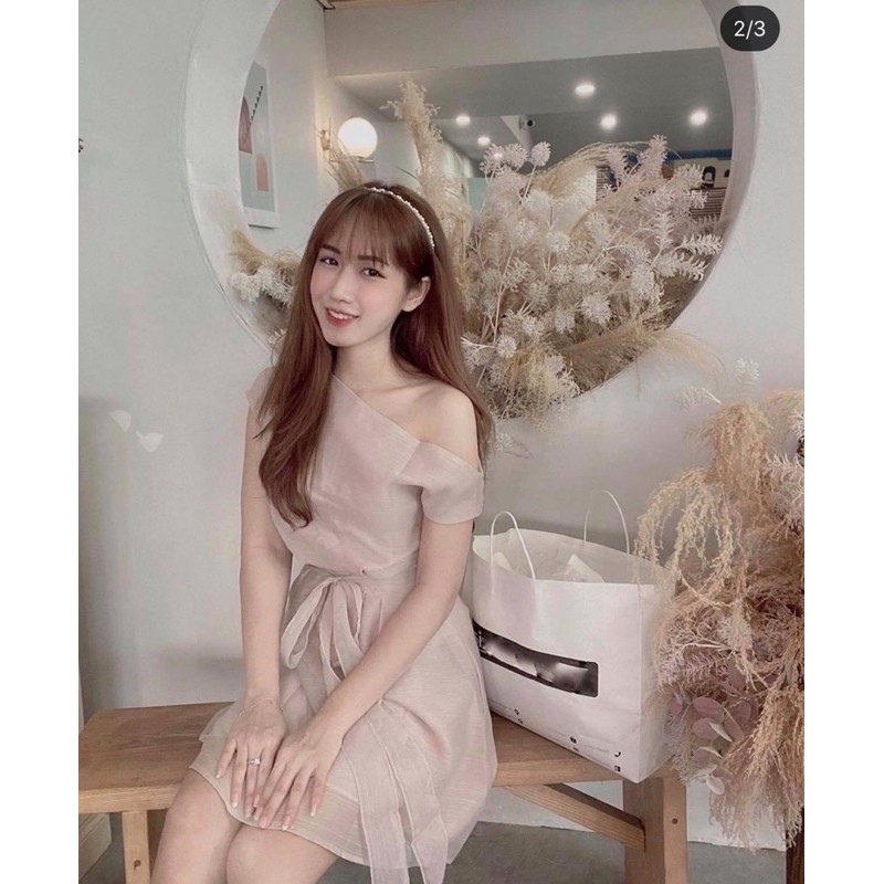 [Mã WASTMAY giảm 15% tối đa 30K đơn 150K] Đầm xoè lệch vai xốp thắt eo 2 màu | BigBuy360 - bigbuy360.vn