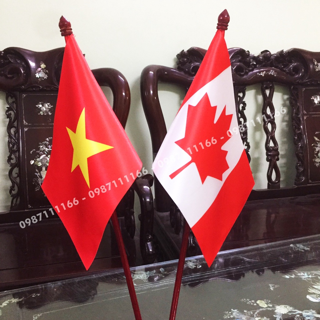 Cờ Để Bàn Đế gỗ Cắm 2 cờ  Việt Nam - Canada In Kỹ Thuật Số
