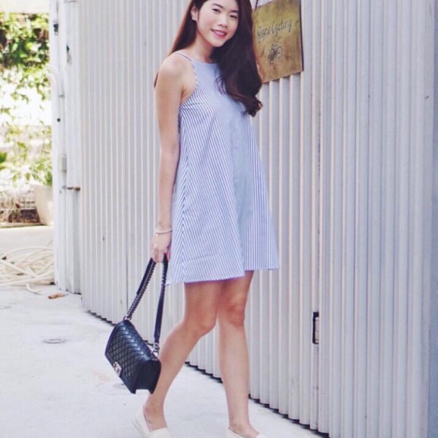 Đầm yếm kẻ sọc