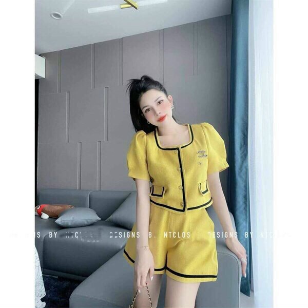 Set đồ nữ sang chảnh cá tính, đồ bô nữ dễ thương đi chơi với áo kiểu nữ thiết kế cổ vuông tay phồng kèm quần short ngắn