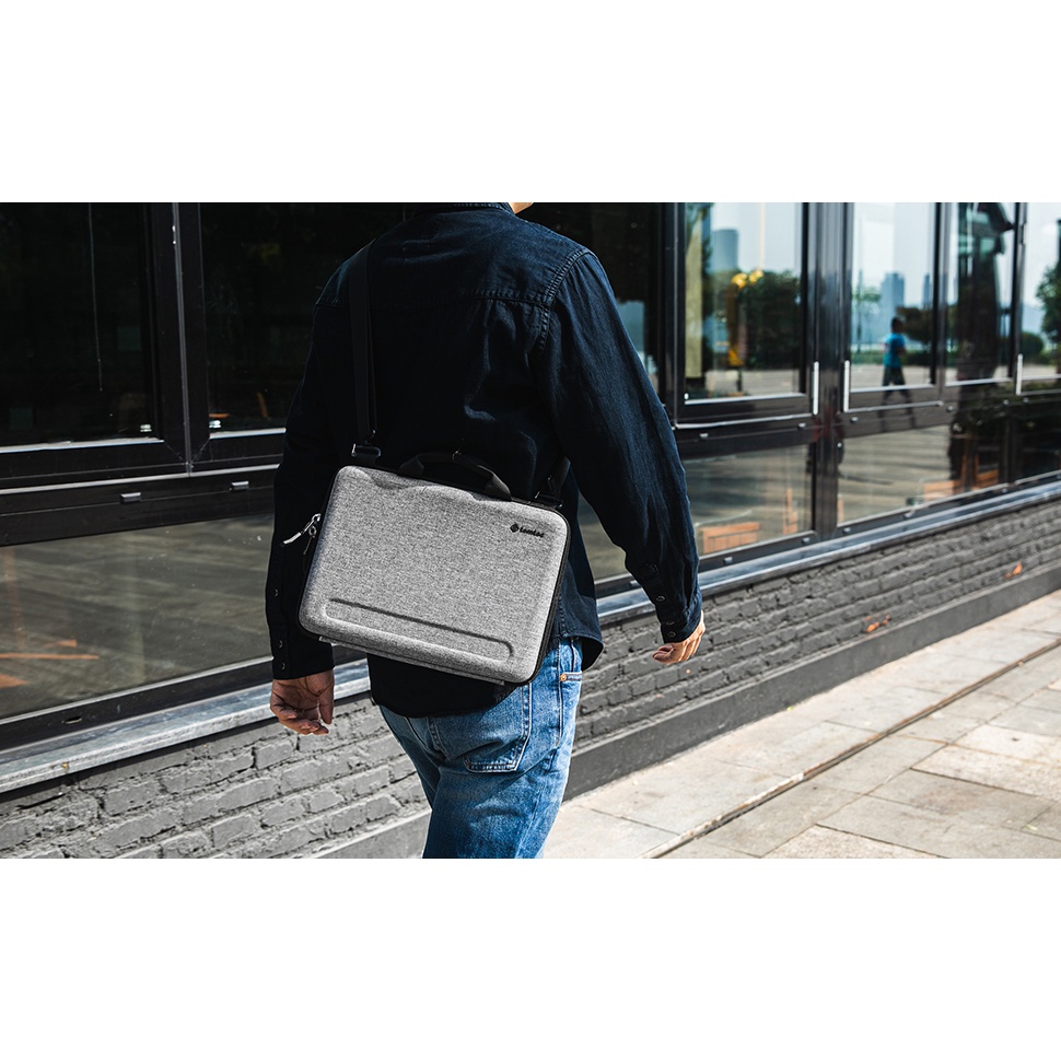 Túi Đeo Chéo Chống Va Đập Tomtoc USA Dành Cho Macbook M1/M2 13/14/15/16inch