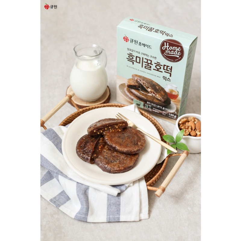 BỘT LÀM BÁNH HOTTEOK GẠO ĐEN VÀ MẬT ONG -HỘP 400GR-NHẬP KHẨU HÀN QUỐC