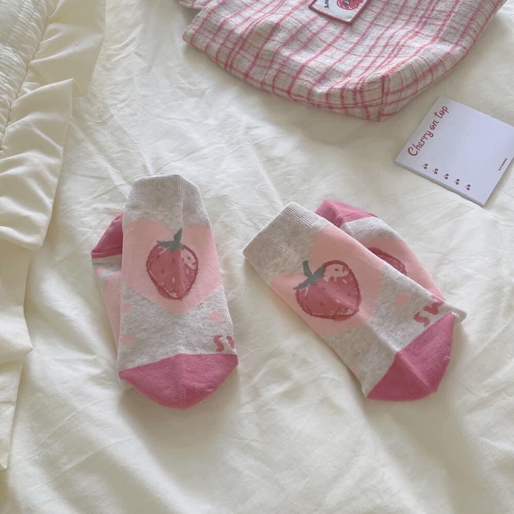 Tất cổ cao nữ vớ strawberry sành điệu dâu cotton kháng khuẩn thời trang hàn quốc giá rẻ MRSOCKS VC082