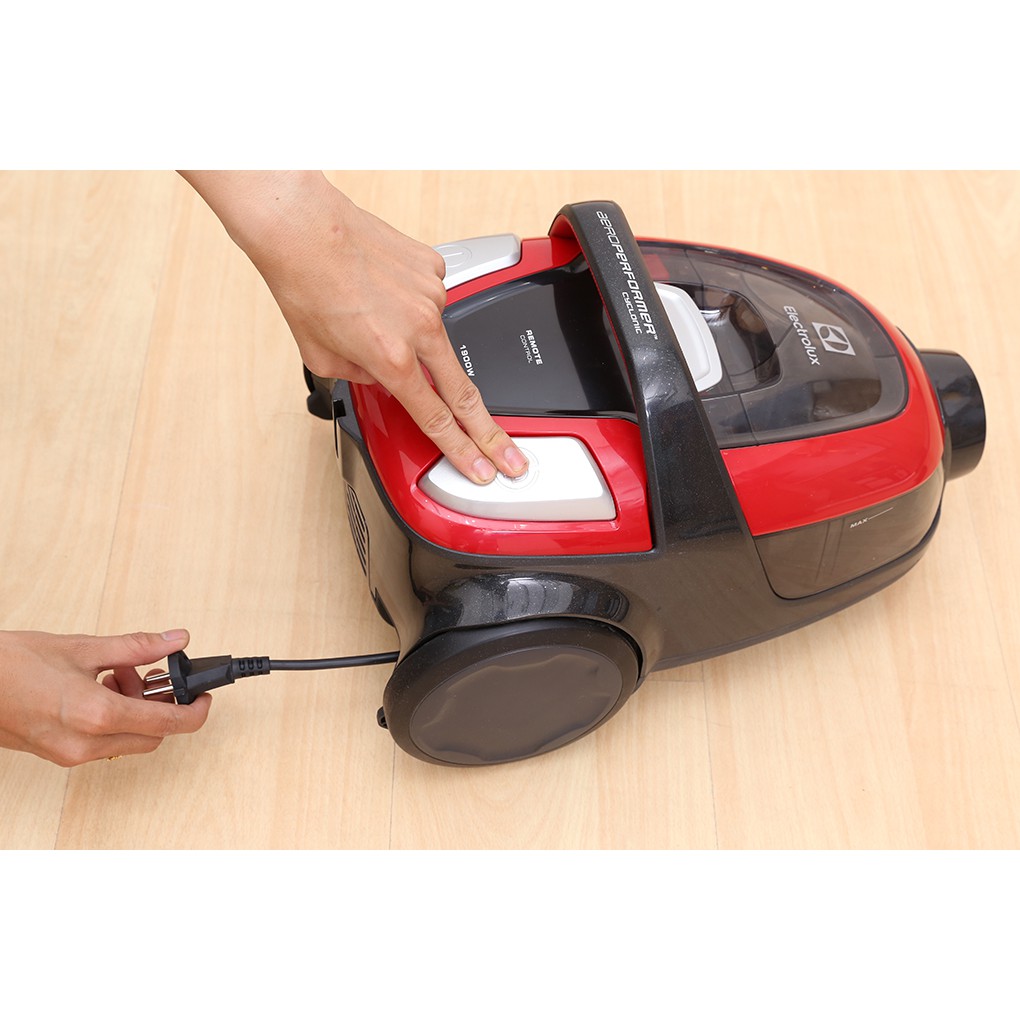 Máy hút bụi Electrolux  ZAP9940 1900W Red Rose