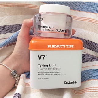 KEM DƯỠNG TRÁNG VÀ TÁI TẠO DA CAO CẤP DR JART V7 TONING LIGHT