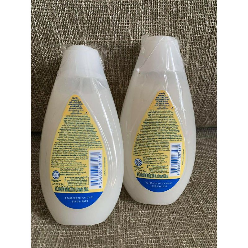 Sữa tắm Johnson's Baby chứa sữa , gạo, yến mạnh cho bé 1000ml và 200ml