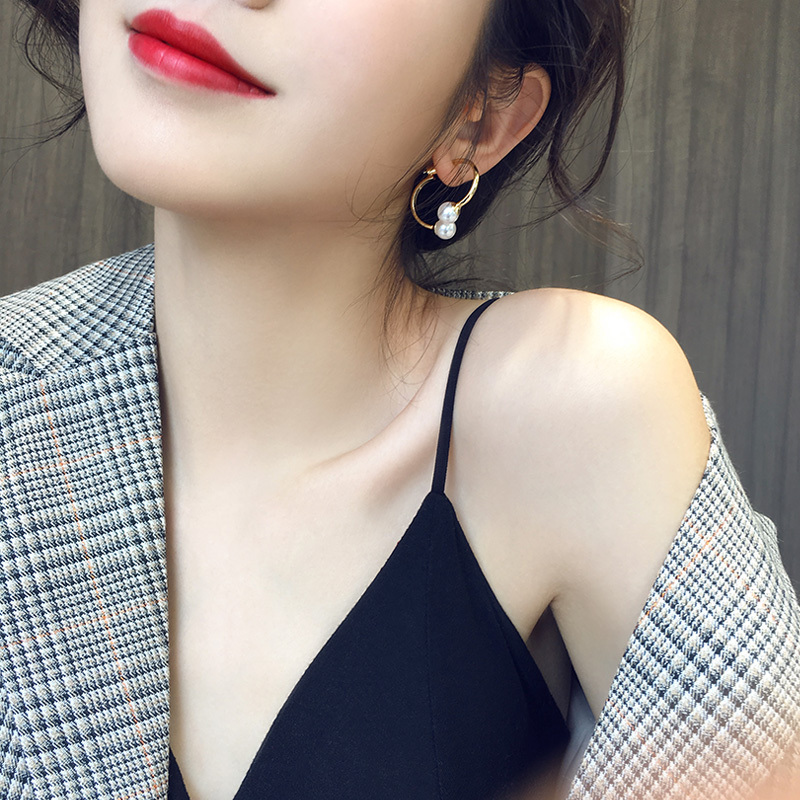 Khuyên tai phối ngọc trai phong cách Hàn Quốc thời trang cho nữ