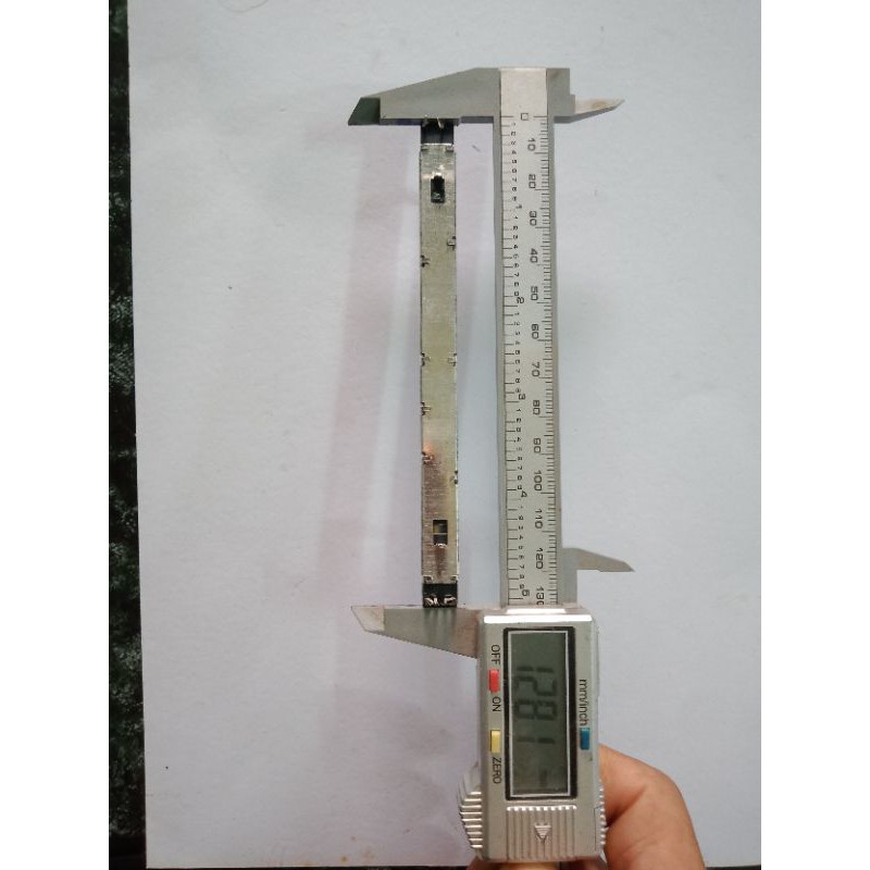 Biến trở gạt dài 128mm
