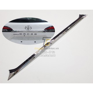 Ốp trang trí tay mở cốp sau Toyota Corolla Cross mạ Crom