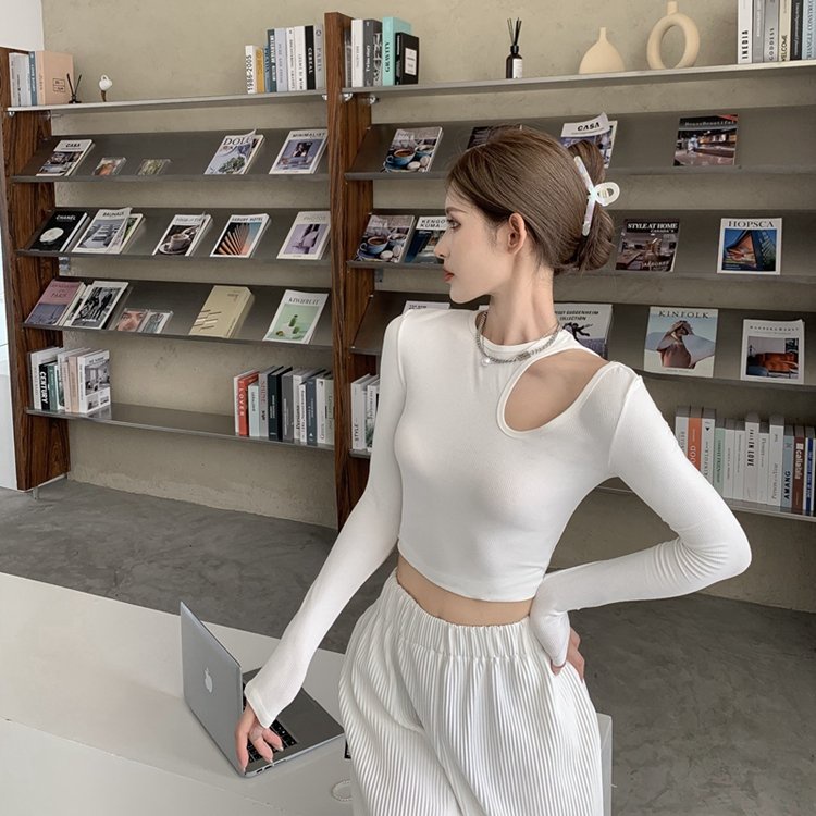 Áo croptop dài tay nữ khoét vai Wikishop ôm body đen trắng thun co giãn freesize cổ tròn sexy phong cách hàn quốc C533
