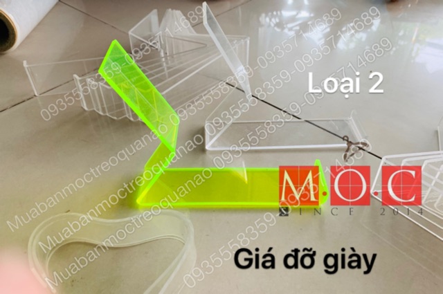 Đỡ giày dép nhựa mica