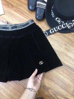 Chân váy xế ly nhung cạp Gucci