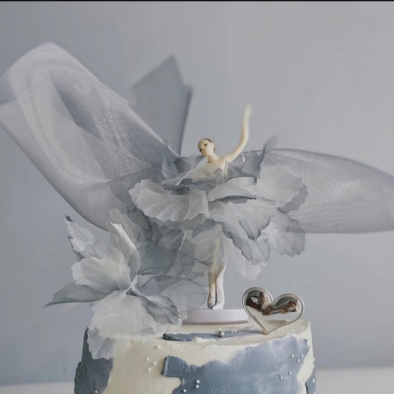 Bộ 3 Que Cắm Trang Trí Bánh Kem Hình Cô Dâu Chú Rể Dễ Thương