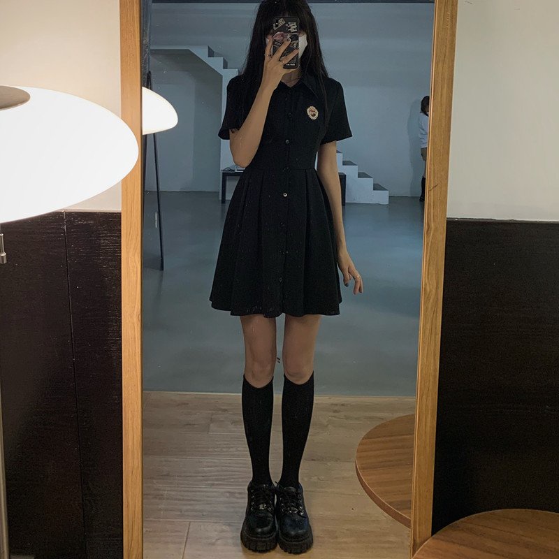 Váy sơ mi logo khoét lưng MEMN 1082