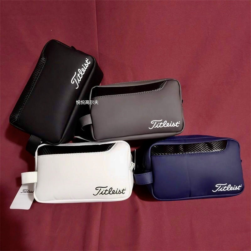 Túi cầm tay golf Titleist có khoá kéo đựng đồ cá nhân tiện lợi,golf bag