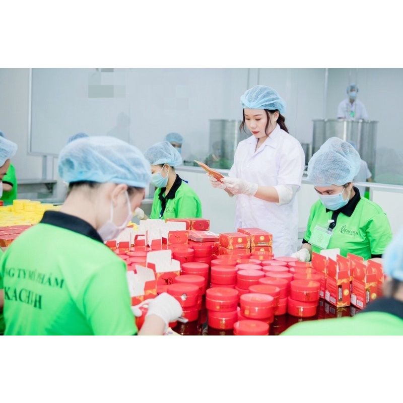 Kem Dưỡng Body BẢO NGỌC LAN- ĐỎ MẪU MỚI💥Có hộp 150gr✅