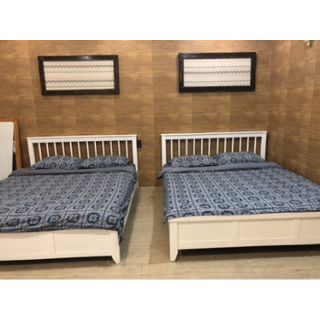 Giường gỗ thông nhập khẩu màu trắng xinh 1,6x2m