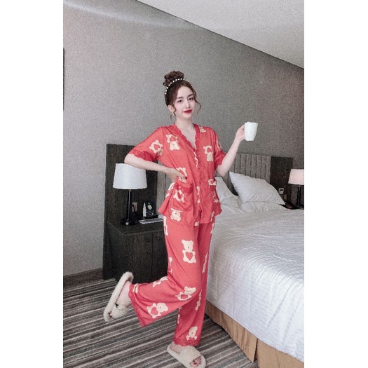 Pijama lụa Latin cách điệu cổ V viền ren hoạ tiết xinh xắn