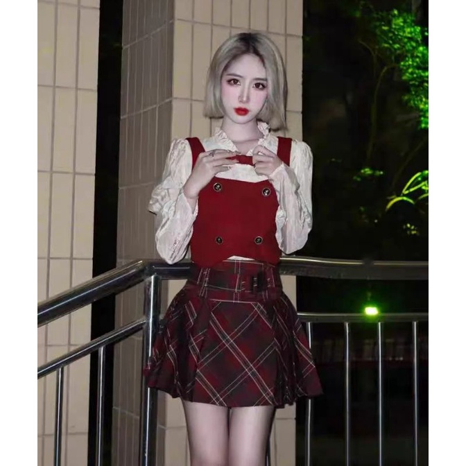 Set đồ phong cách nữ sinh tông đỏ cổ điển - Áo sơ mi trắng bo eo - Áo gile điệu - Chân váy xòe ly caro
