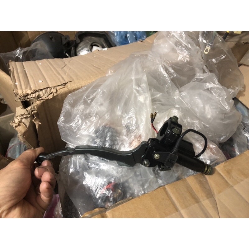 bộ tay thắng bơm dầu trên bên trái ốc nhỏ cờ lê 10