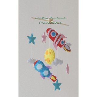 Treo nôi phi thuyền bay vào không gian