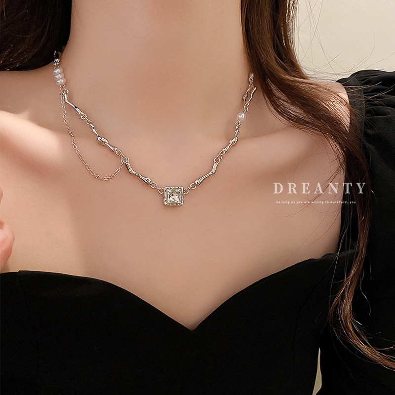 Dây Chuyền Mặt Vuông Đính Ngọc Trai Giả Phong Cách Hip-Hop