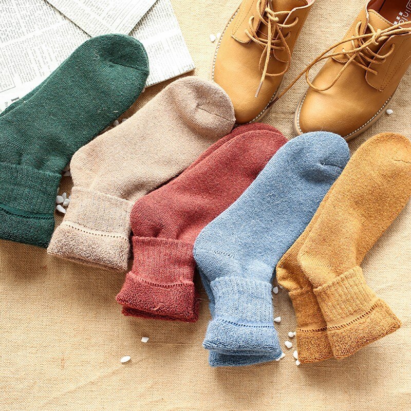 Vớ dài lửng màu trơn cổ tròn bằng cotton dày dặn thích hợp cho mùa đông phong cách ở nhà ngày thường