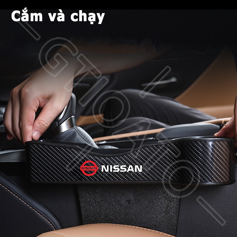 GTIOATO Khay Để Đồ Khe Ghế Ô Tô Khay ĐựNg Đồ Ô Tô Khay Đựng Đồ Đa Năng Cắm Khe Ghế Xe Sợi Carbon Khay Đựng Đồ Khe Ghế Ô Tô Đồ Đa Năng Cắm Khe Ghế Ô Tô Cho Nissan X Trail Almera Sunny GTR Navara Teana Note Terra JUKE Kicks Serena ALTIMA Leaf NV200