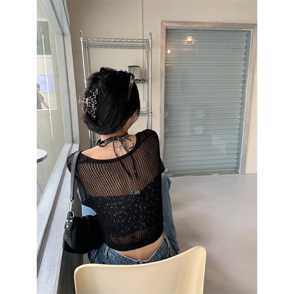 Set áo len mông mỏng mix yếm dây hoa hot hit