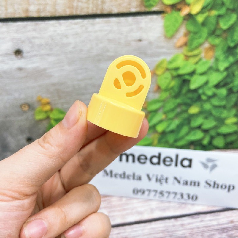 Van vàng máy hút sữa Medela
