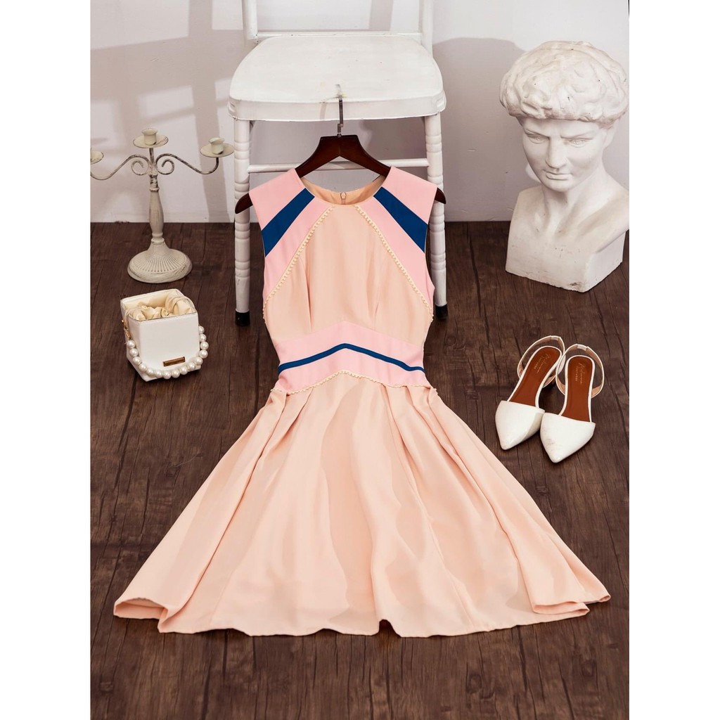 [Mã SKAMSALEP6 giảm 10% tối đa 100K đơn 150K] SÒ VINTAGE - CALY Đầm sát nách phối màu viền ren | BigBuy360 - bigbuy360.vn