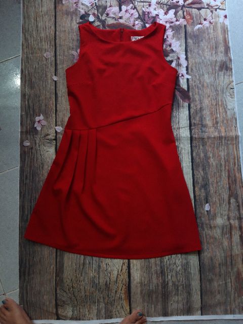 Đầm suông xếp li eo